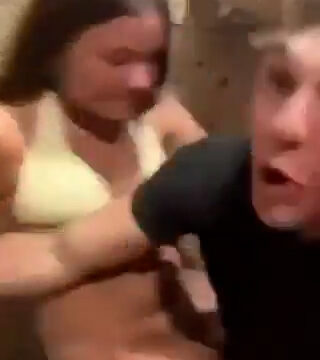 Journey Price Kansa Bar Girl video is Viral